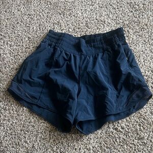 Lululemon hotty hot hi rise 4 in